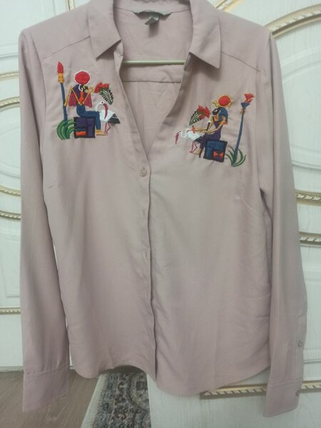 Рубашка женская с вышивкой на груди S