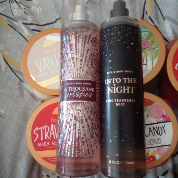 Tree hut body scrubs