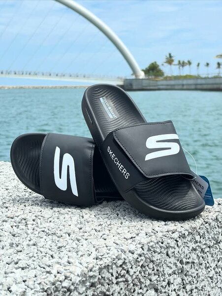 SKECHERS
