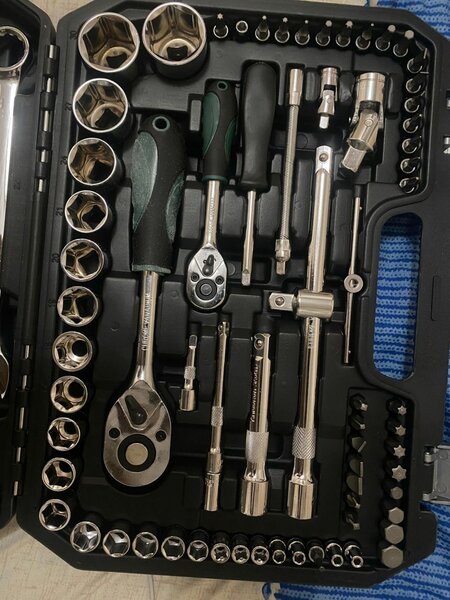 Набор ключ 82 шт