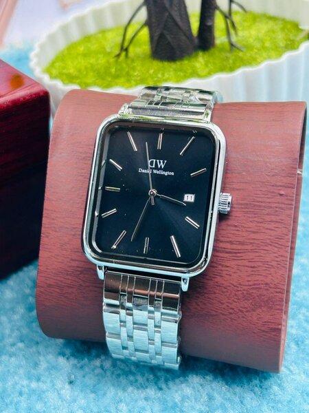 UNE MONTRE ORIGINALE