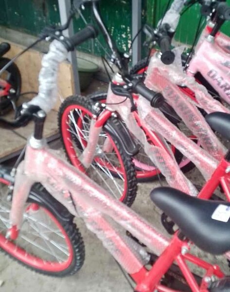 Vélo enfant tout terrain rouge