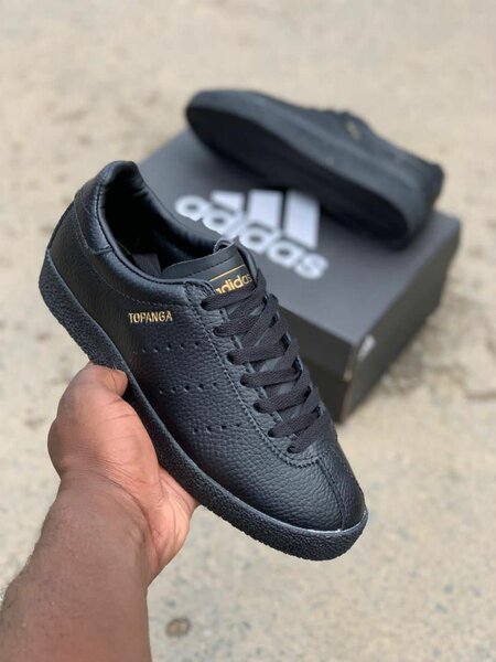 Topanga adidas