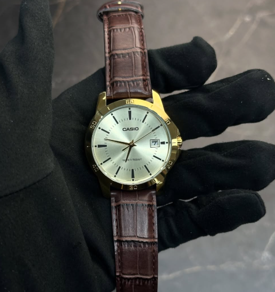 Casio белые часы 