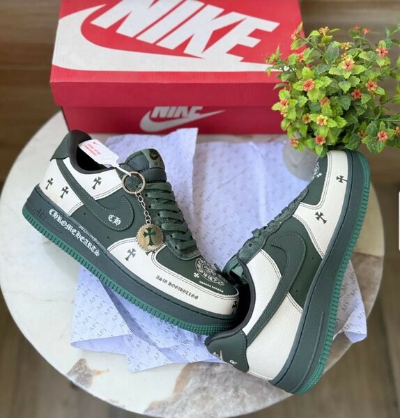 NIKE AIRFORCE CLASSIC