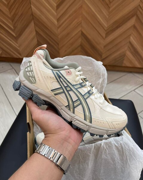 Chaussures Asics élégantes