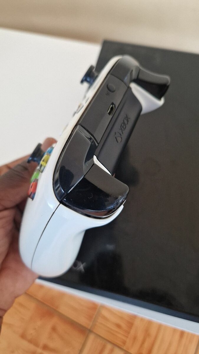 Xbox one (day one elite)