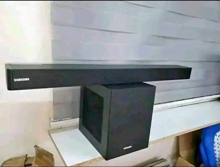 Deep Bass Sound Bar Bluetooth Wireless Connectivity