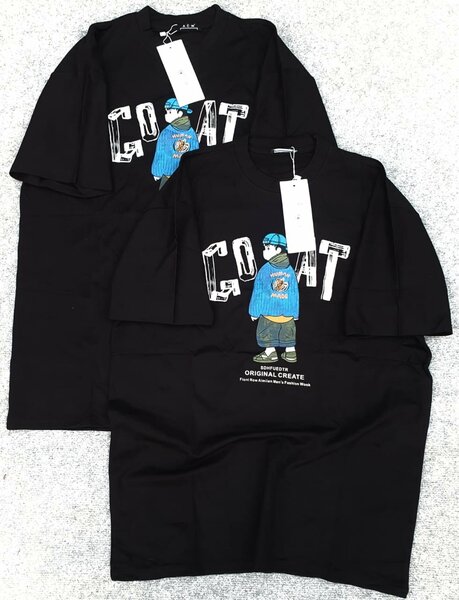 T-shirts noirs avec imprimé cartoon