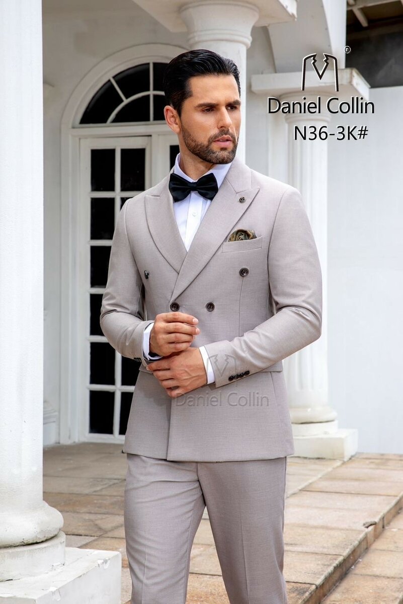 *QUALITY DANIEL COLLIN  DOUBLE BREASTED SUIT