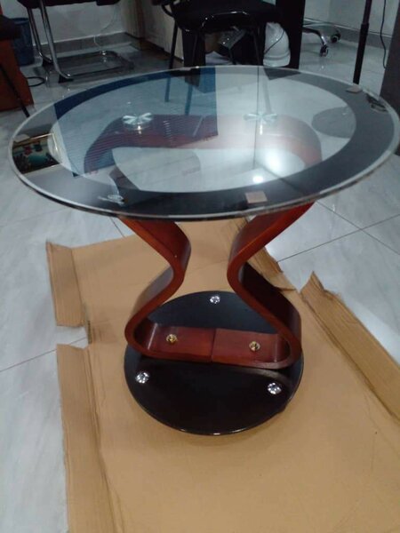 Table d'appoint en verre moderne