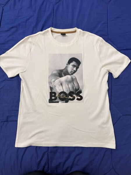 T-shirt BOSS G.O.A.T. blanc