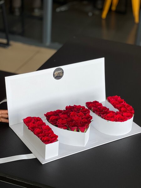 Flower gift arrangement