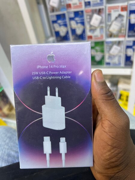 iPhone 14 Pro Max Charger