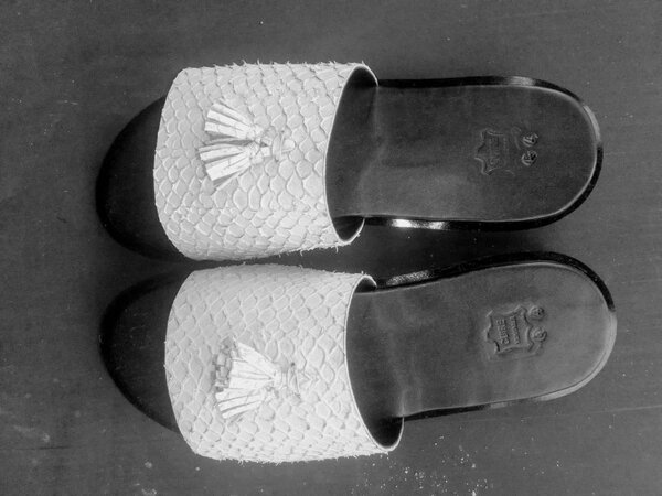 Chaussons élégants en cuir