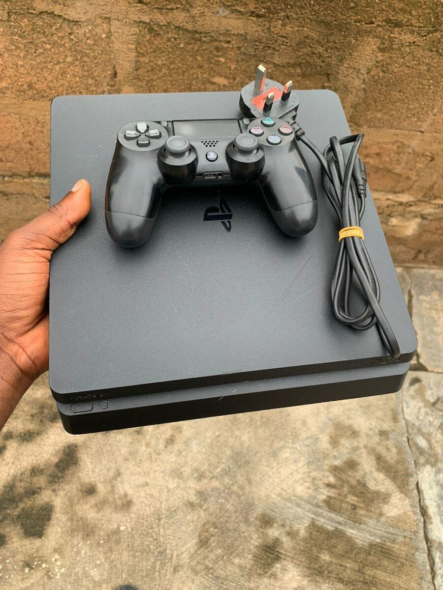 Ps4 and Ps5 consoles.