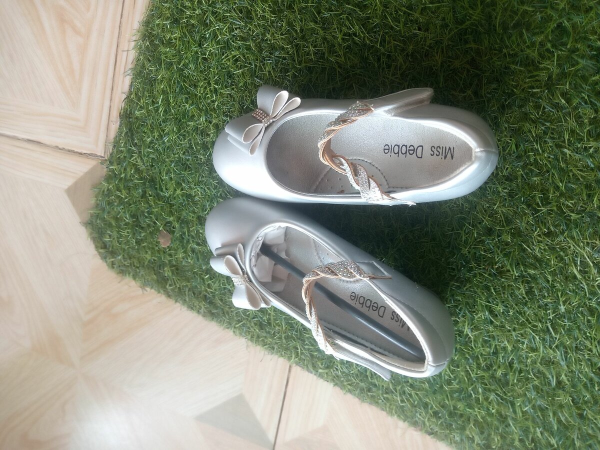 Miss Debbie's heels size 29