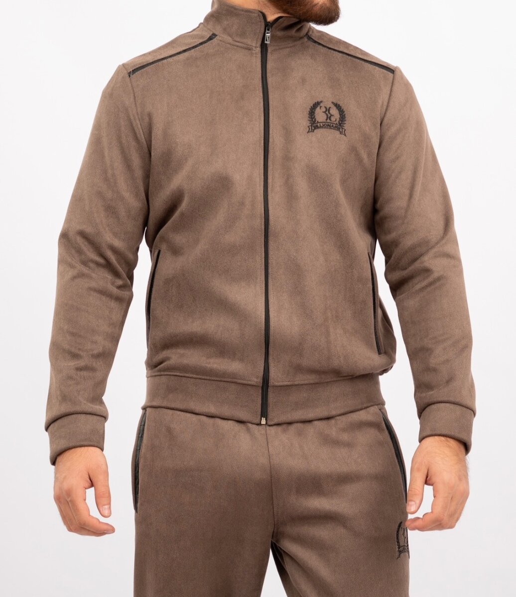 Мужской спортивный костюм