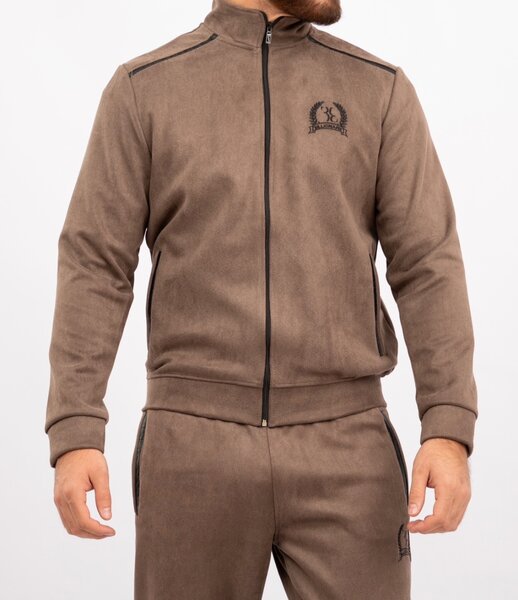 Мужской спортивный костюм