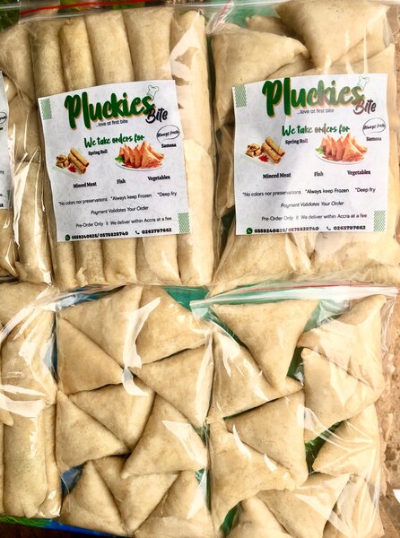 Pluckiesbites rolls and samosa