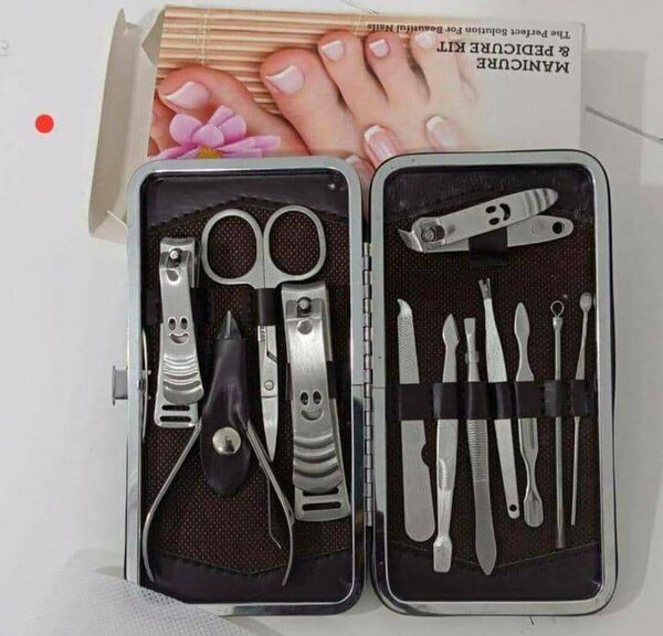 Kit complet de pédicure, manicure 12 pièces acier inoxydable