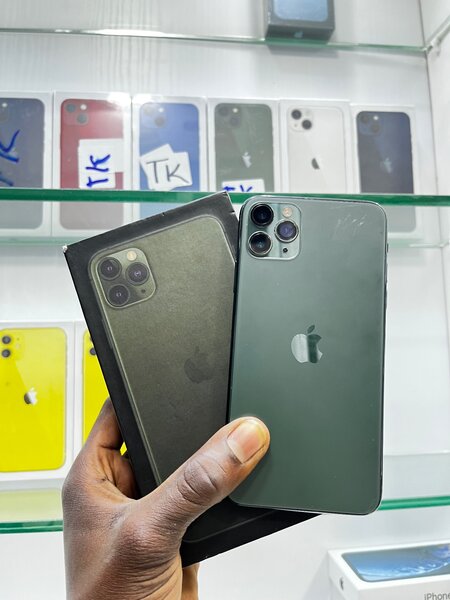 iPhone 11pro max 64go avec carton