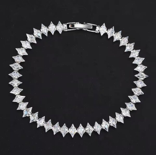 Tennis bracelet