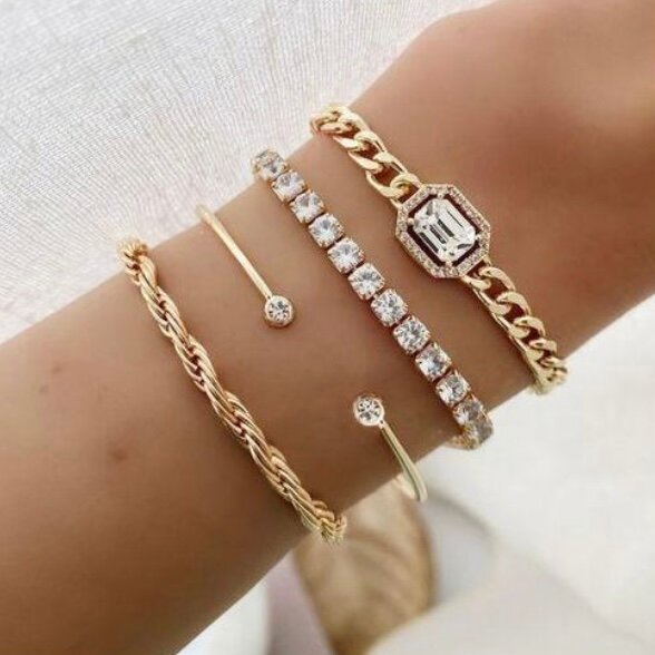 Bracelet doré élégant