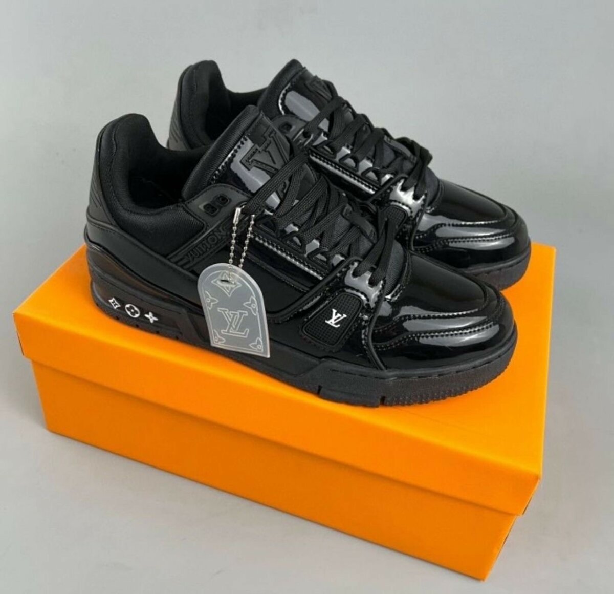 LOUIS VUITTON CLASSIC