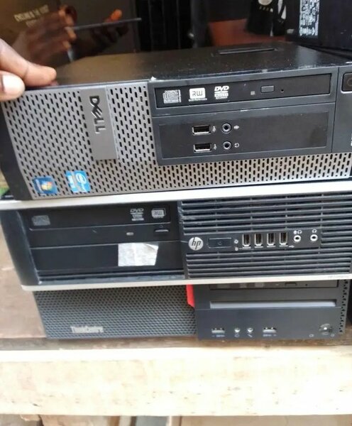 Ordinateurs de bureau compacts