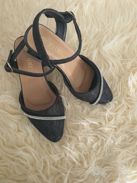 Sandales élégantes à talons hauts