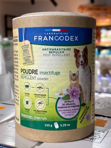 Poudre insectifuge chien chat