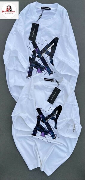 T-shirt blanc graphique moderne