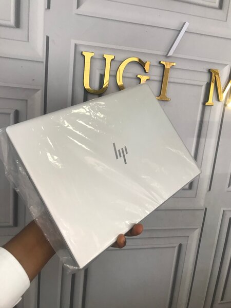 Hp EliteBook 840 G5 core i5 8th Gen 256/8gb