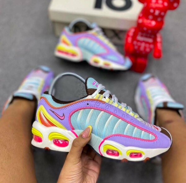 Baskets multicolores tendance