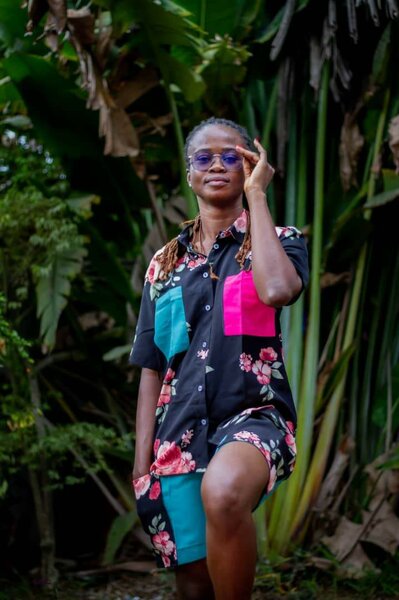 Chemise florale unisexe élégante