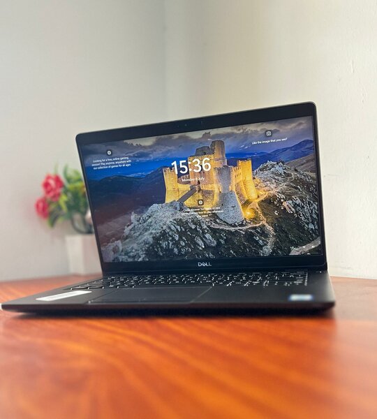 DELL LATITUDE 5300 I7 256GB SSD 24GB RAM