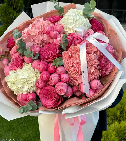 крупноголовые бутоны пионовидных спрей