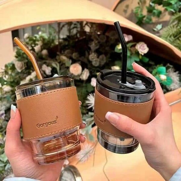 MUG EN VERRE MASSIF AVEC PAILLE  400ML