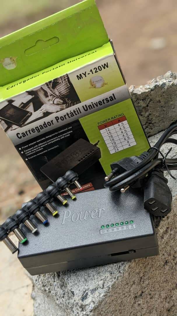 Universal laptop charger