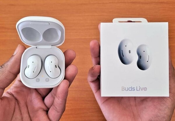 Galaxy buds live