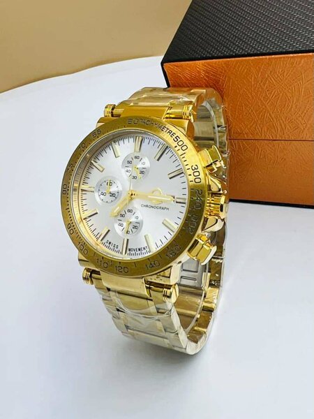 Montre de luxe disponible