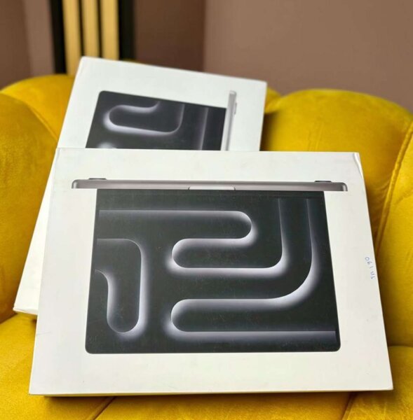 MacBook Pro m4 16gb 512gb SSD