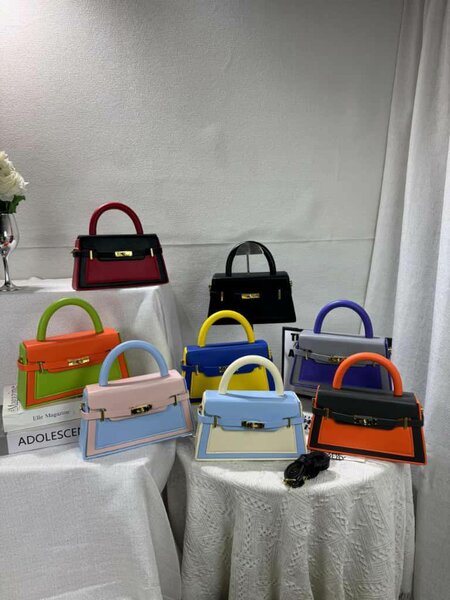 Sac à main coloré élégant