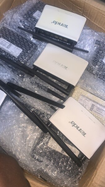 Routeur Wi-Fi TP-Link & Tenda