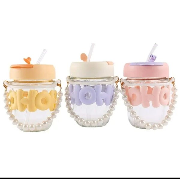 Gobelet de verre avec anse perles