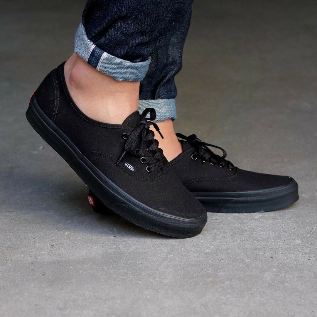 Vans tout noir original disponible