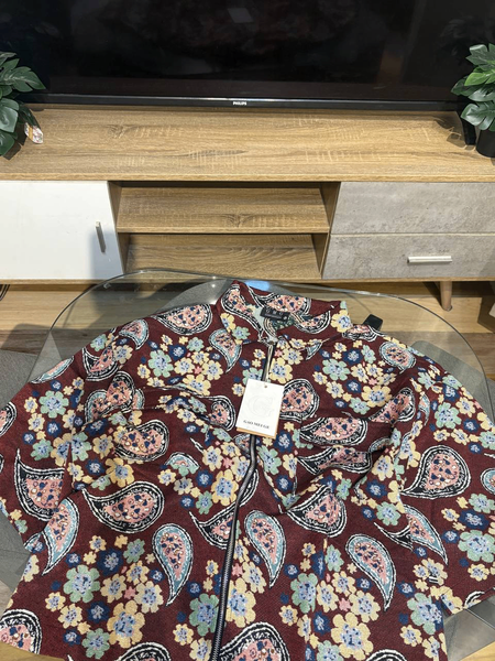 Unisex Cropped Shirt.