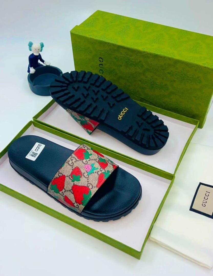 Mens Gucci slides