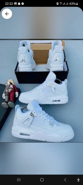Original jordan 4. White and  silver